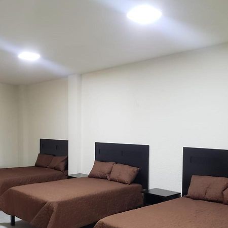 Hotel Estadia เลออน ภายนอก รูปภาพ