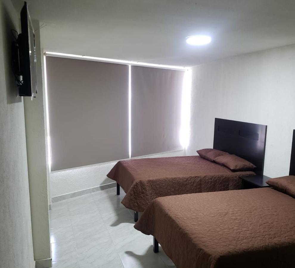 Hotel Estadia เลออน ภายนอก รูปภาพ
