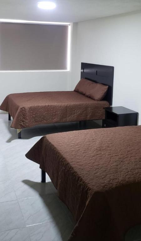 Hotel Estadia เลออน ภายนอก รูปภาพ